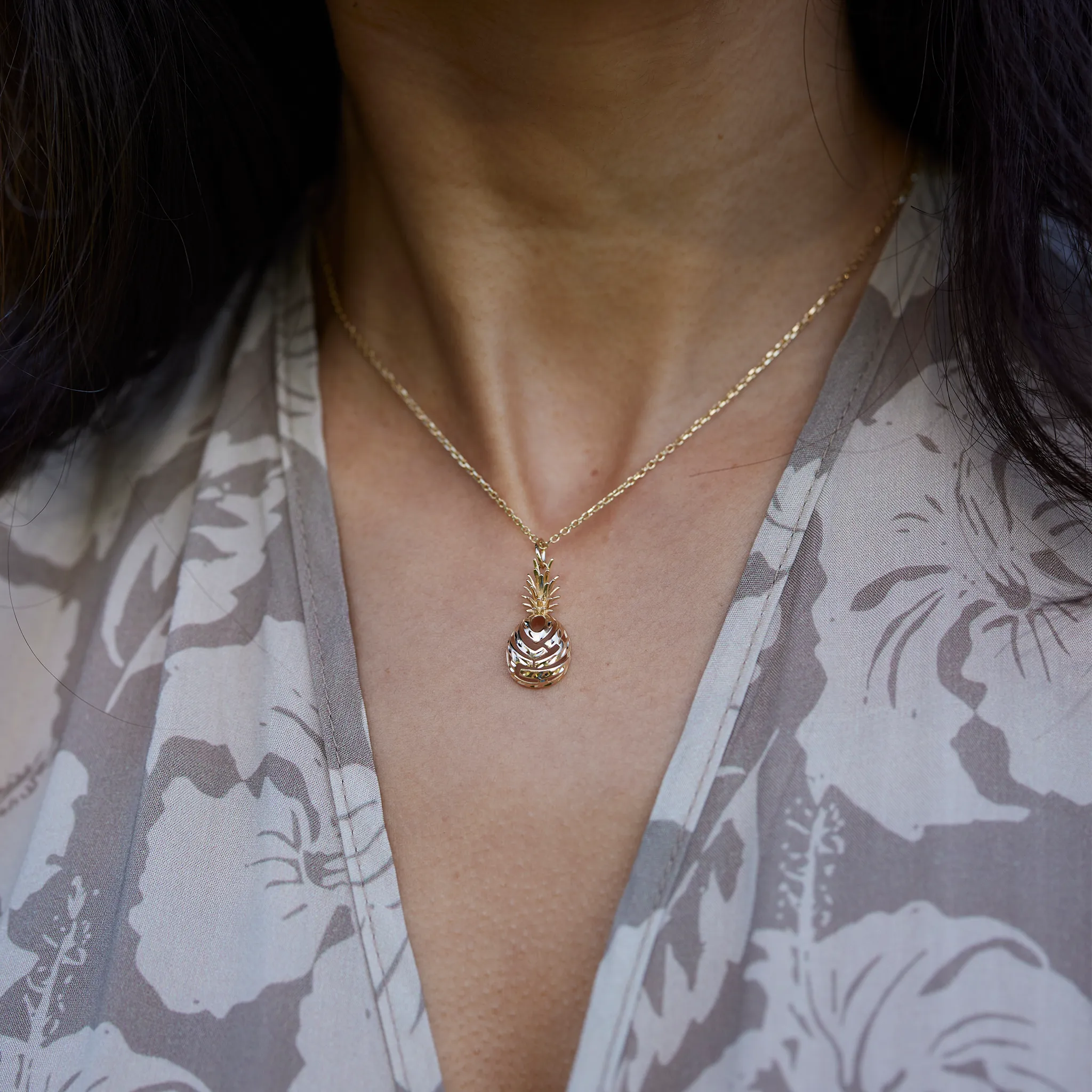 Aloha Pineapple Pendant in Gold