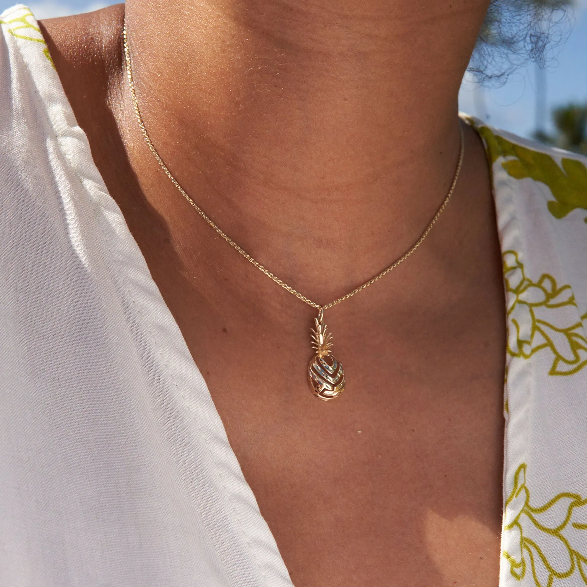 Aloha Pineapple Pendant in Gold