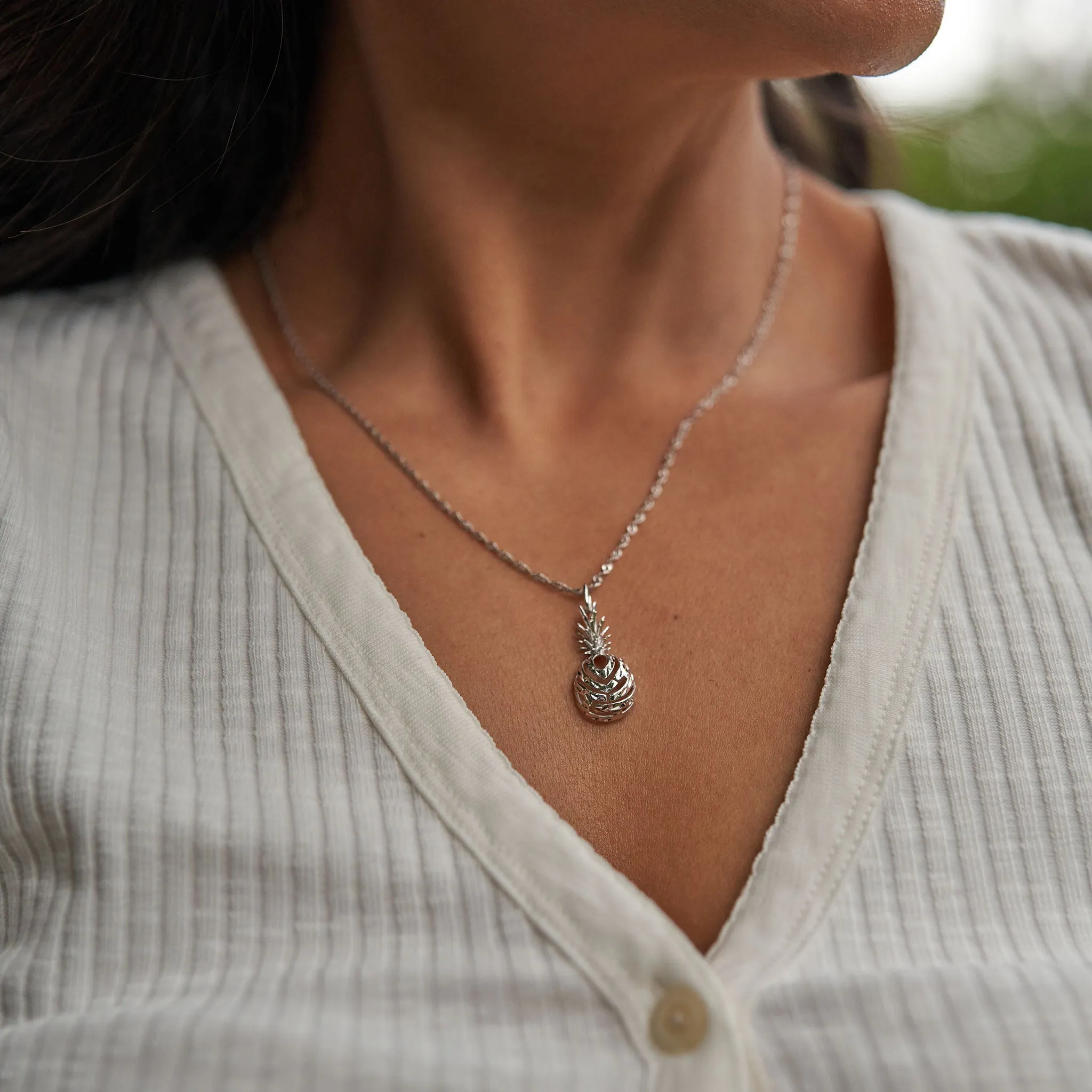 Aloha Pineapple Pendant in White Gold