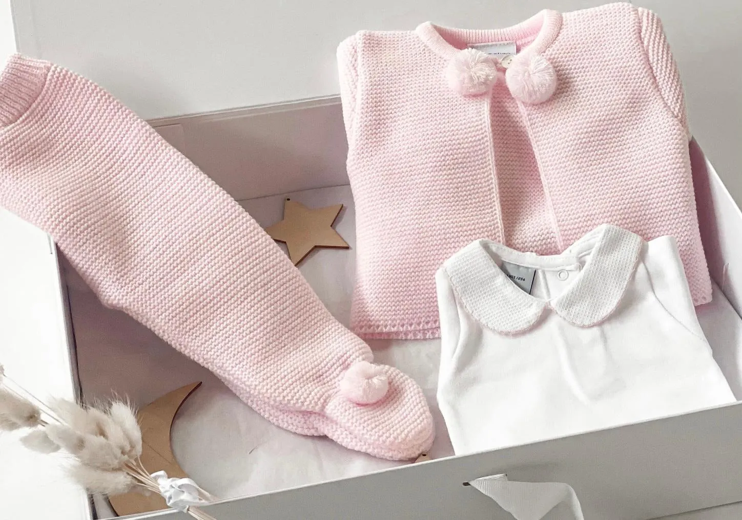 R&A 'Welcome Baby' Pink Gift Set